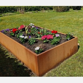 H�jbed i Corten st�l 100 cm. bred og 40 cm. h�j.