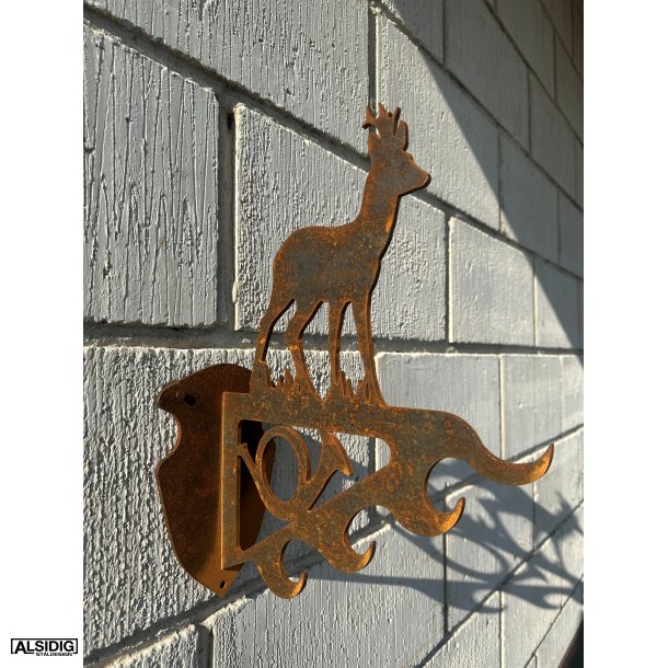 Vildtkrog med rdyr i corten stl.